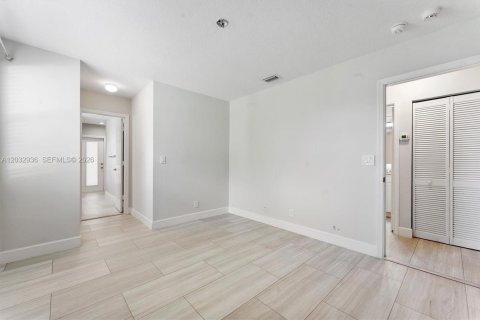 Villa ou maison à vendre à Coconut Creek, Floride: 4 chambres, 222.41 m2 № 2085749 - photo 25