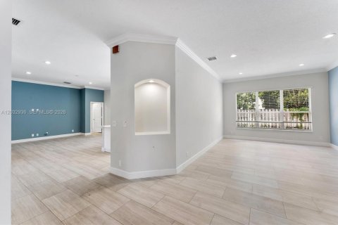 Villa ou maison à vendre à Coconut Creek, Floride: 4 chambres, 222.41 m2 № 2085749 - photo 8