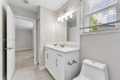 Villa ou maison à vendre à Coconut Creek, Floride: 4 chambres, 222.41 m2 № 2085749 - photo 22