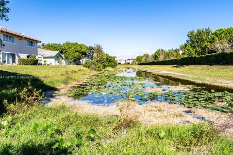 Купить таунхаус в Корал-Спрингс, Флорида 3 спальни, 136.85м2, № 1972620 - фото 2