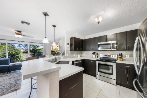 Купить таунхаус в Корал-Спрингс, Флорида 3 спальни, 136.85м2, № 1972620 - фото 10