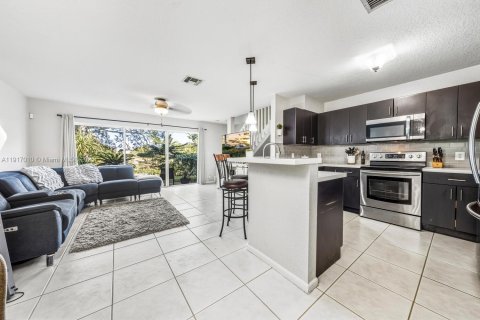 Купить таунхаус в Корал-Спрингс, Флорида 3 спальни, 136.85м2, № 1972620 - фото 9