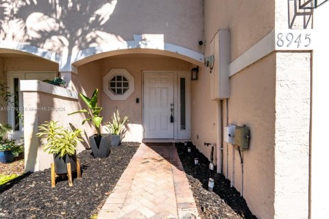 Купить таунхаус в Корал-Спрингс, Флорида 3 спальни, 136.85м2, № 1972620 - фото 4