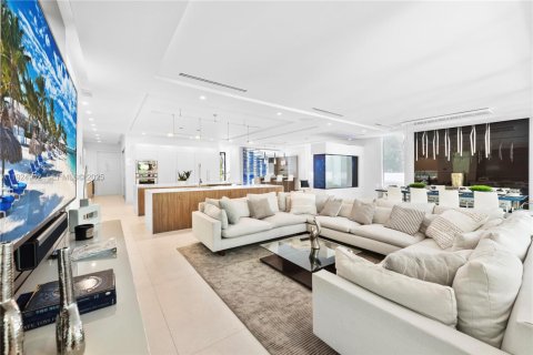 Casa en venta en Fort Lauderdale, Florida, 5 dormitorios, 562.8 m2 № 1983108 - foto 12