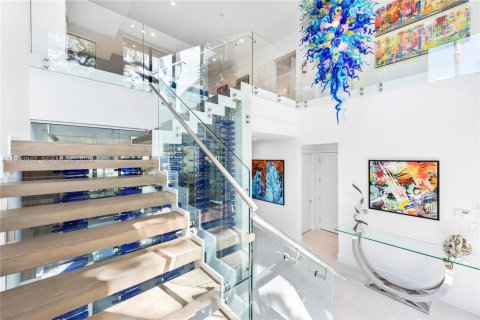 Casa en venta en Fort Lauderdale, Florida, 5 dormitorios, 562.8 m2 № 1983108 - foto 16
