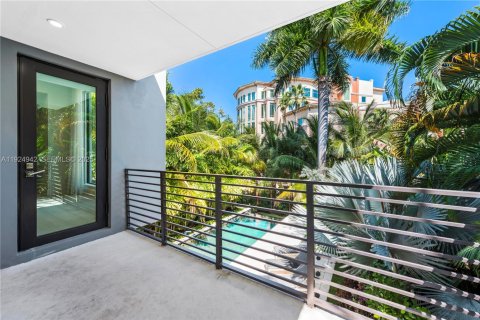 Casa en venta en Fort Lauderdale, Florida, 5 dormitorios, 562.8 m2 № 1983108 - foto 23