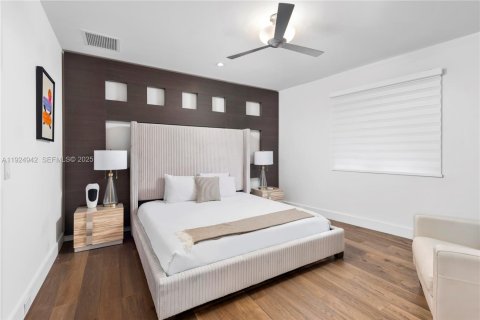 Casa en venta en Fort Lauderdale, Florida, 5 dormitorios, 562.8 m2 № 1983108 - foto 26