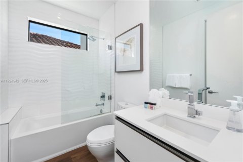 Casa en venta en Fort Lauderdale, Florida, 5 dormitorios, 562.8 m2 № 1983108 - foto 25