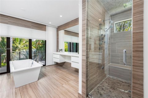 Casa en venta en Fort Lauderdale, Florida, 5 dormitorios, 562.8 m2 № 1983108 - foto 21