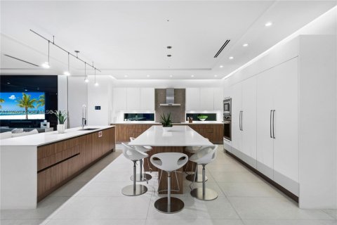 Casa en venta en Fort Lauderdale, Florida, 5 dormitorios, 562.8 m2 № 1983108 - foto 13
