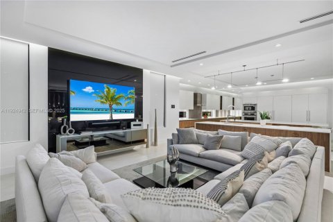 Casa en venta en Fort Lauderdale, Florida, 5 dormitorios, 562.8 m2 № 1983108 - foto 11