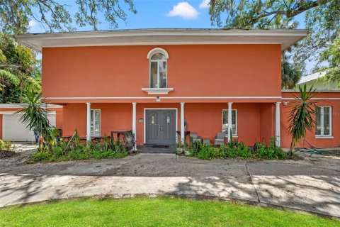 House in Tampa, Florida 4 bedrooms, 256.13 sq.m. № 1805157 - photo 1