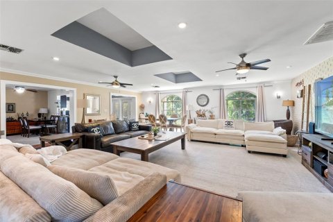 House in Tampa, Florida 4 bedrooms, 256.13 sq.m. № 1805157 - photo 17