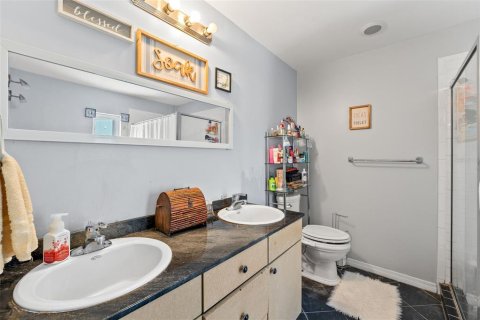 House in Tampa, Florida 4 bedrooms, 256.13 sq.m. № 1805157 - photo 28