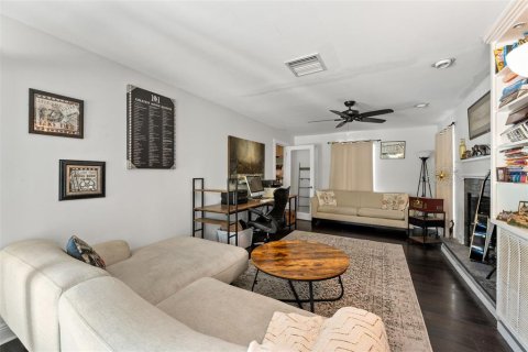 House in Tampa, Florida 4 bedrooms, 256.13 sq.m. № 1805157 - photo 20
