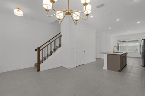 Townhouse in Windermere, Florida 3 bedrooms, 153.2 sq.m. № 2400391 - photo 6