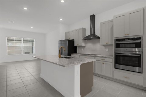 Townhouse in Windermere, Florida 3 bedrooms, 153.2 sq.m. № 2400391 - photo 9