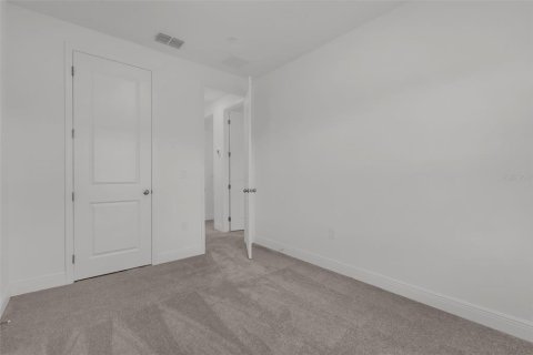 Townhouse in Windermere, Florida 3 bedrooms, 153.2 sq.m. № 2400391 - photo 20