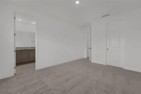Townhouse in Windermere, Florida 3 bedrooms, 153.2 sq.m. № 2400391 - photo 23