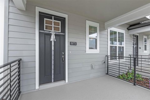 Townhouse in Windermere, Florida 3 bedrooms, 153.2 sq.m. № 2400391 - photo 3