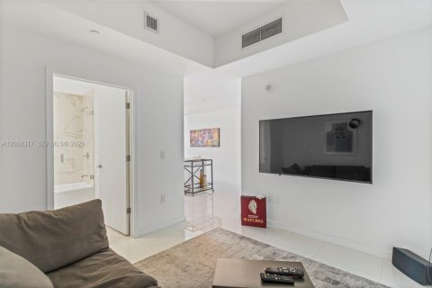 Купить кондоминиум в Майами, Флорида 2 спальни, 143.72м2, № 2074035 - фото 21