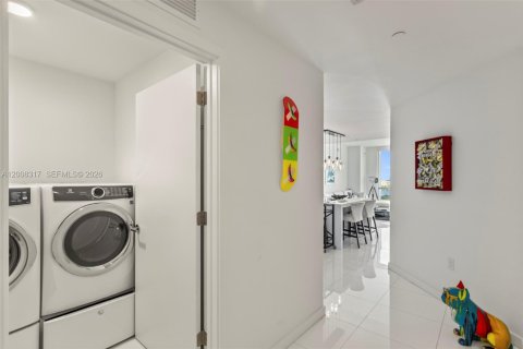 Купить кондоминиум в Майами, Флорида 2 спальни, 143.72м2, № 2074035 - фото 23