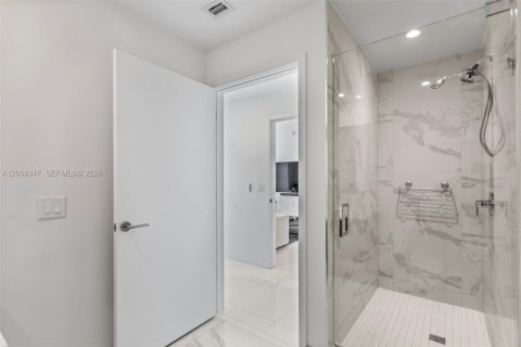 Купить кондоминиум в Майами, Флорида 2 спальни, 143.72м2, № 2074035 - фото 18