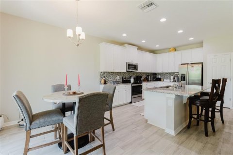 House in Spring Hill, Florida 4 bedrooms, 214.88 sq.m. № 2110423 - photo 20