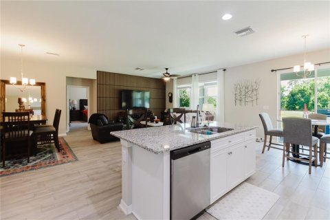 House in Spring Hill, Florida 4 bedrooms, 214.88 sq.m. № 2110423 - photo 16