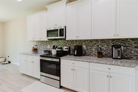 House in Spring Hill, Florida 4 bedrooms, 214.88 sq.m. № 2110423 - photo 22