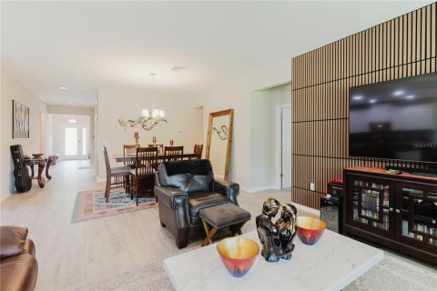 House in Spring Hill, Florida 4 bedrooms, 214.88 sq.m. № 2110423 - photo 14
