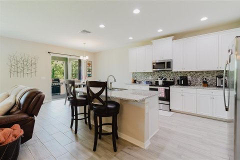 House in Spring Hill, Florida 4 bedrooms, 214.88 sq.m. № 2110423 - photo 17