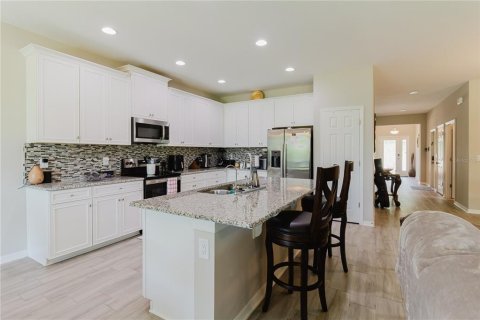 House in Spring Hill, Florida 4 bedrooms, 214.88 sq.m. № 2110423 - photo 19