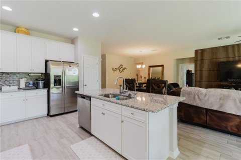 House in Spring Hill, Florida 4 bedrooms, 214.88 sq.m. № 2110423 - photo 18