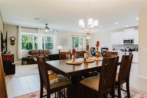 House in Spring Hill, Florida 4 bedrooms, 214.88 sq.m. № 2110423 - photo 10
