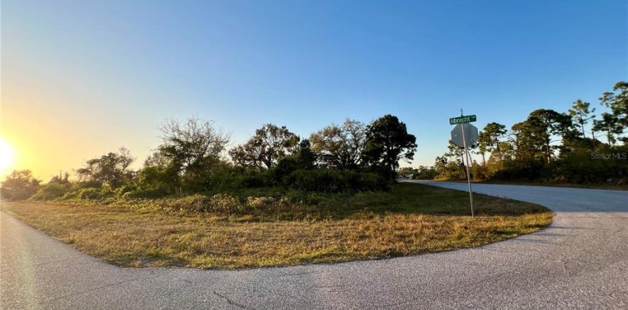 Land in Port Charlotte, Florida № 2229539