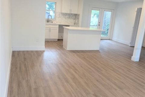 Casa en venta en Orlando, Florida, 4 dormitorios, 124.86 m2 № 2201384 - foto 5
