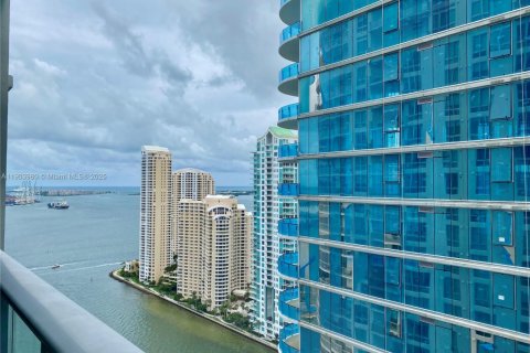 Condo in Miami, Florida, 2 bedrooms  № 1955887 - photo 1