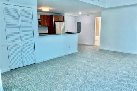 Condo in Miami, Florida, 2 bedrooms  № 1955887 - photo 4