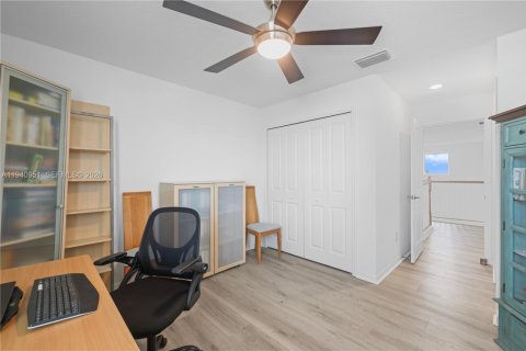 House in Punta Gorda, Florida 4 bedrooms № 2004219 - photo 16