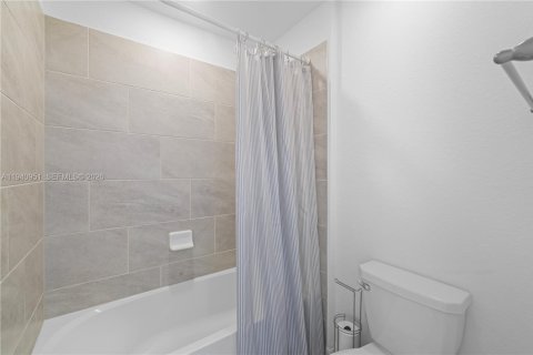 House in Punta Gorda, Florida 4 bedrooms № 2004219 - photo 18