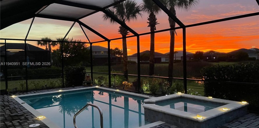 House in Punta Gorda, Florida 4 bedrooms № 2004219