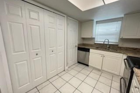 Condo in Orlando, Florida, 2 bedrooms  № 1841386 - photo 6