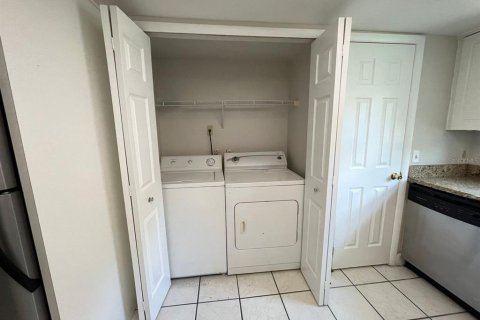 Condominio en alquiler en Orlando, Florida, 2 dormitorios, 84.08 m2 № 1841386 - foto 16
