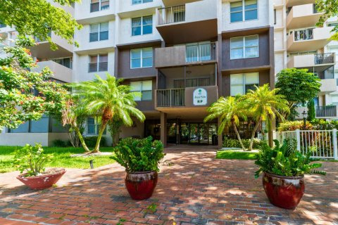 Condo à Pompano Beach, Floride, 1 chambre  № 2181581