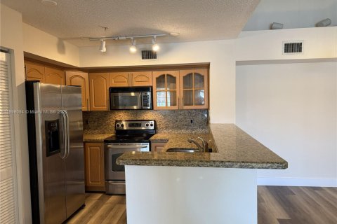 Condominio en venta en Miramar, Florida, 2 dormitorios, 89.74 m2 № 1949412 - foto 2