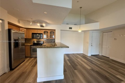 Condominio en venta en Miramar, Florida, 2 dormitorios, 89.74 m2 № 1949412 - foto 1