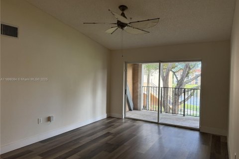 Condominio en venta en Miramar, Florida, 2 dormitorios, 89.74 m2 № 1949412 - foto 6