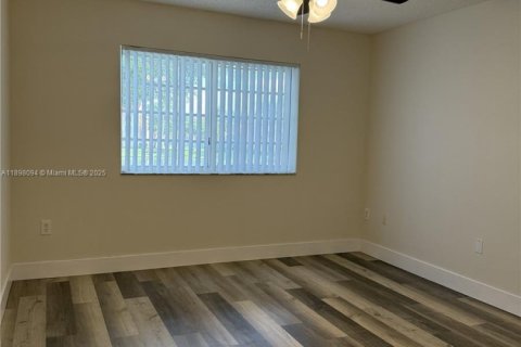 Condominio en venta en Miramar, Florida, 2 dormitorios, 89.74 m2 № 1949412 - foto 10