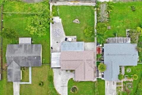 House in Tampa, Florida 3 bedrooms, 117.8 sq.m. № 1894773 - photo 3
